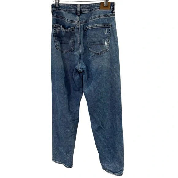 American Eagle Stretch Distressed Mom Straight Jean Size 6‎ - Picture 2 of 9